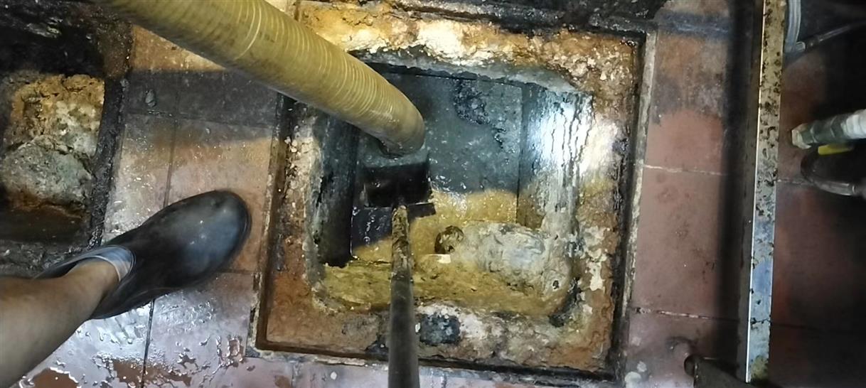 港口镇污水池清理一般都有毒气，怎么预防中毒呢？